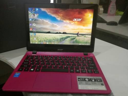 *Pretty in pink BUT major Performance*ACER V11TOUCH*QUAD CORE*4GB RAM*TOUCHSCREEN*PENTIUM N3540*
